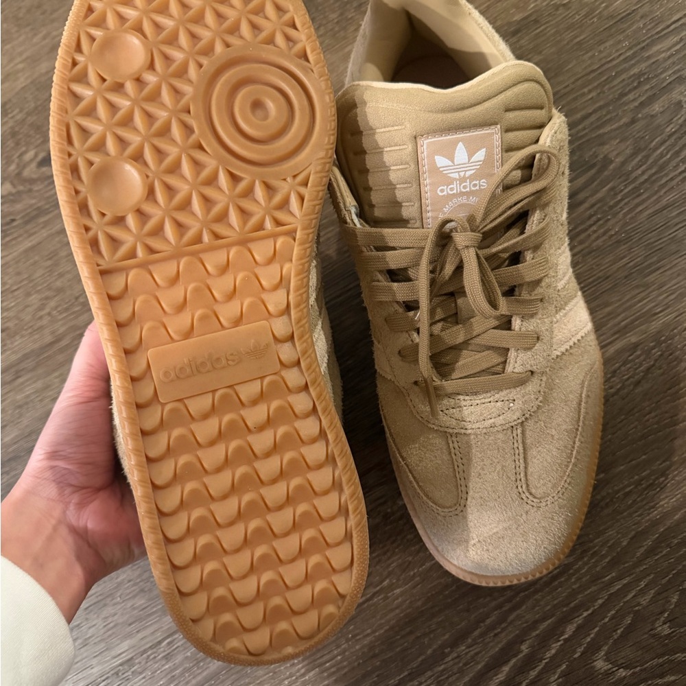 New Adidas Samba Men’s 12. Beige Suede Sneakers - Picture 4 of 6